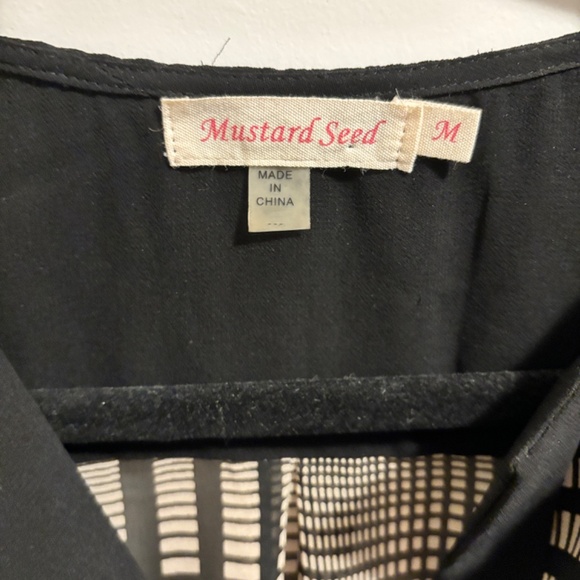 Asymmetrical Blouse - size M- never worn - Picture 3 of 4